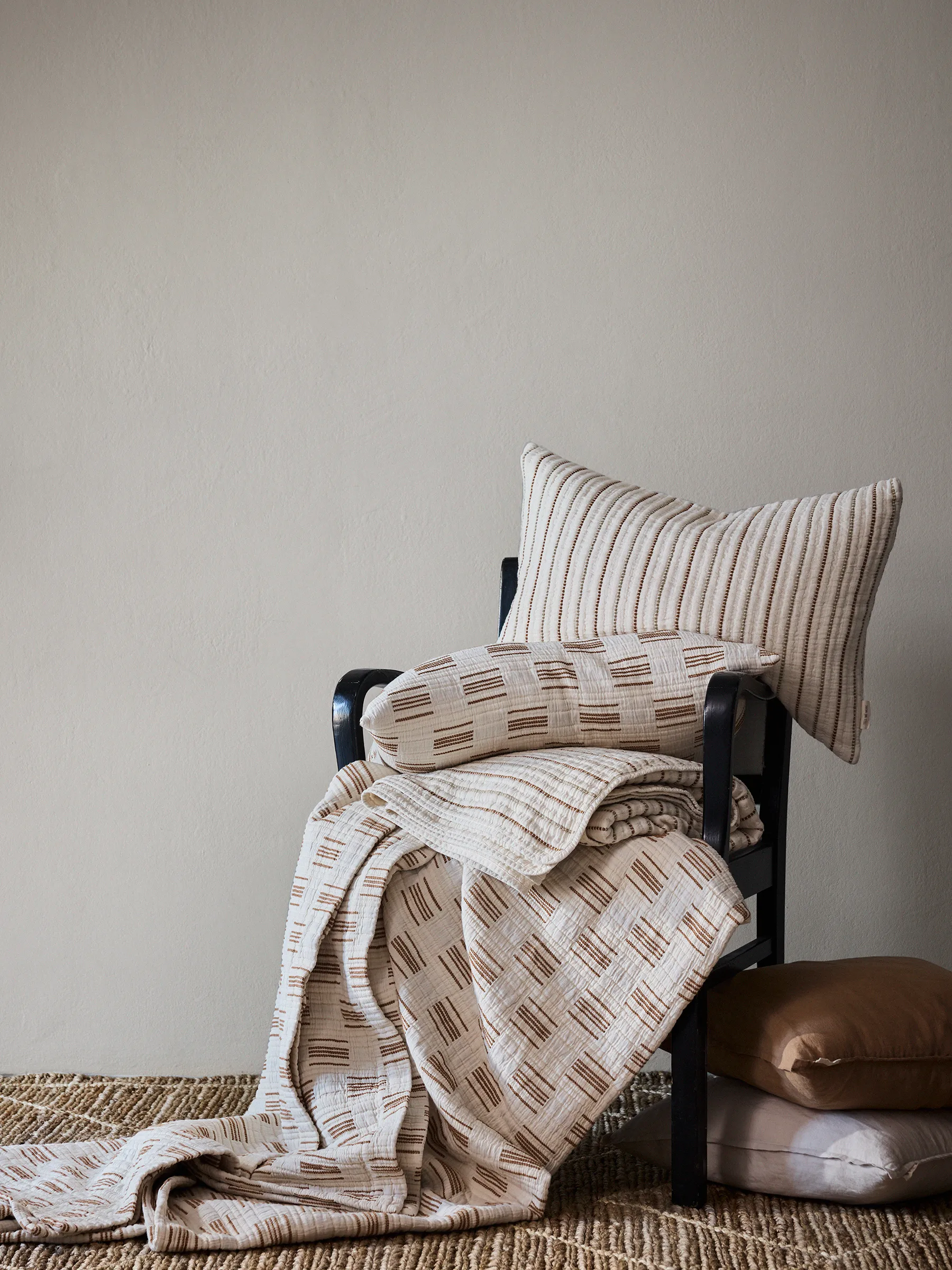 Lola cushion cover 40x60 cm, Off-white Tell Me More