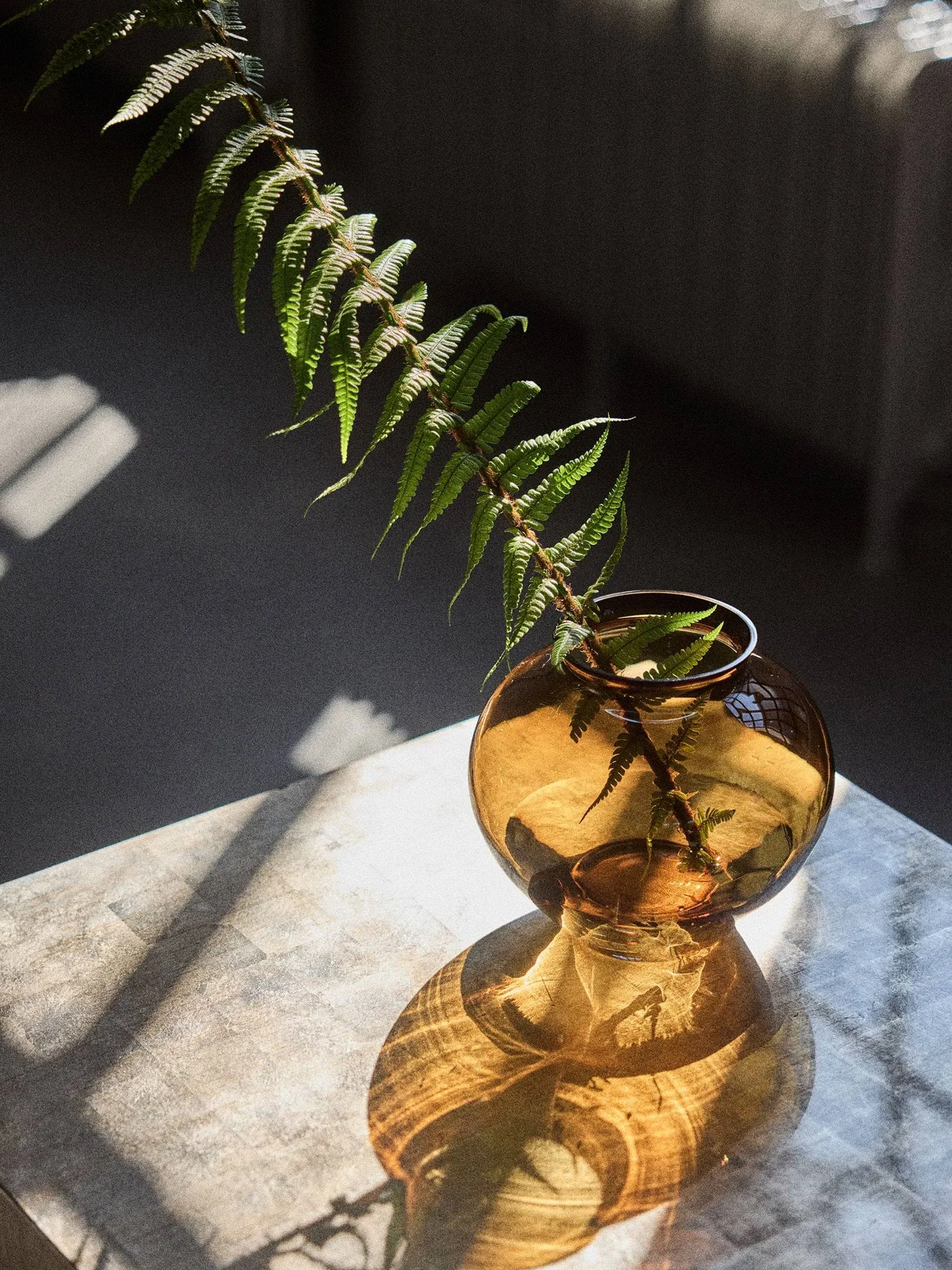 Velino vase, Amber brown, Ø20.5x18.5 cm Tell Me More