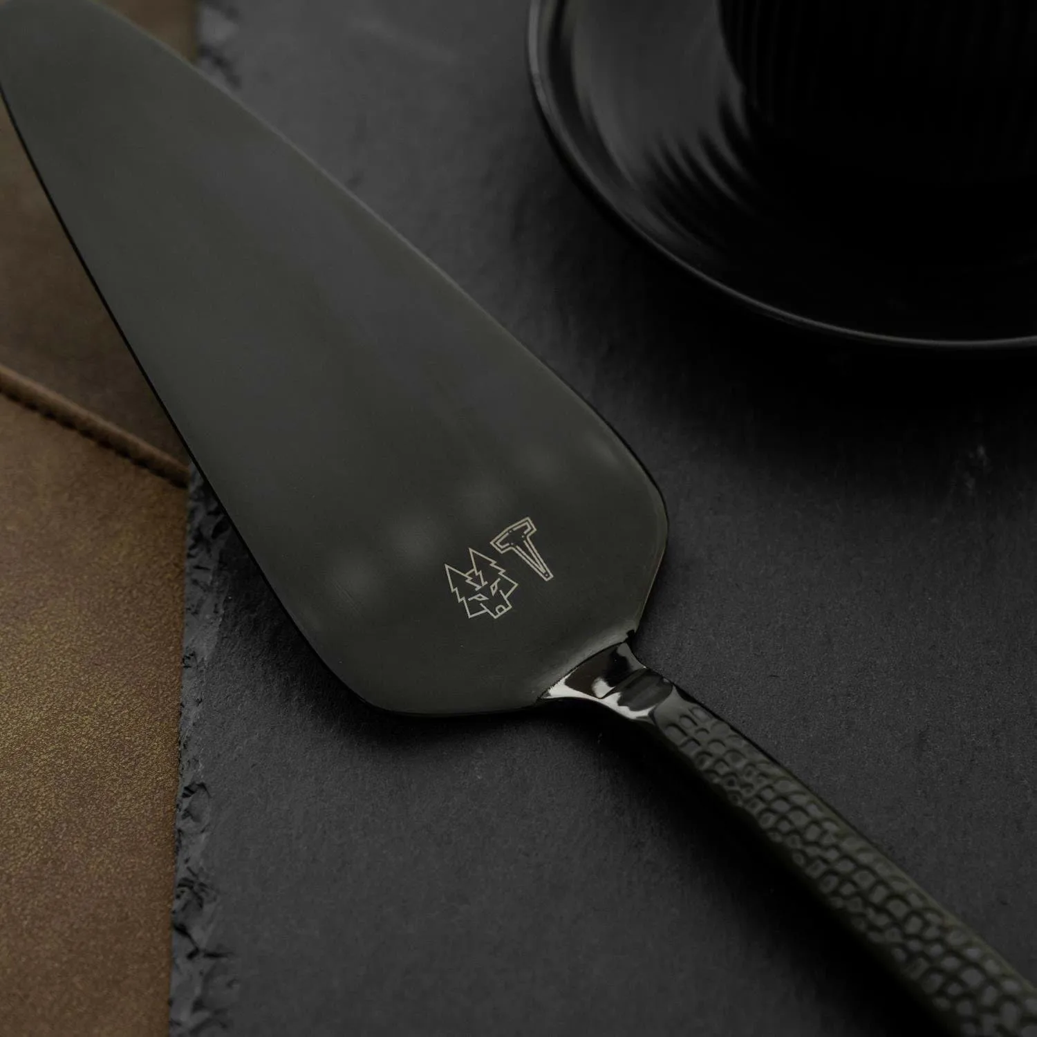 Frost cake server, Black, 24 cm Vargen & Thor