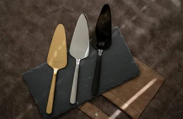 Frost cake server - Black, 24 cm - Vargen & Thor