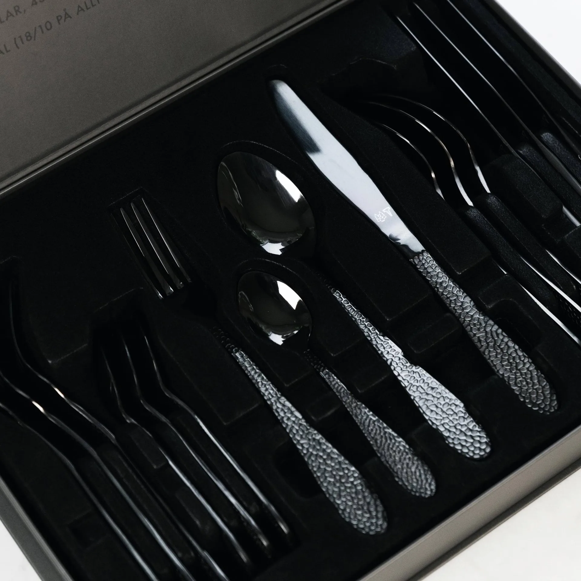 Frost cutlery set, Onyx, 16 pieces Vargen & Thor