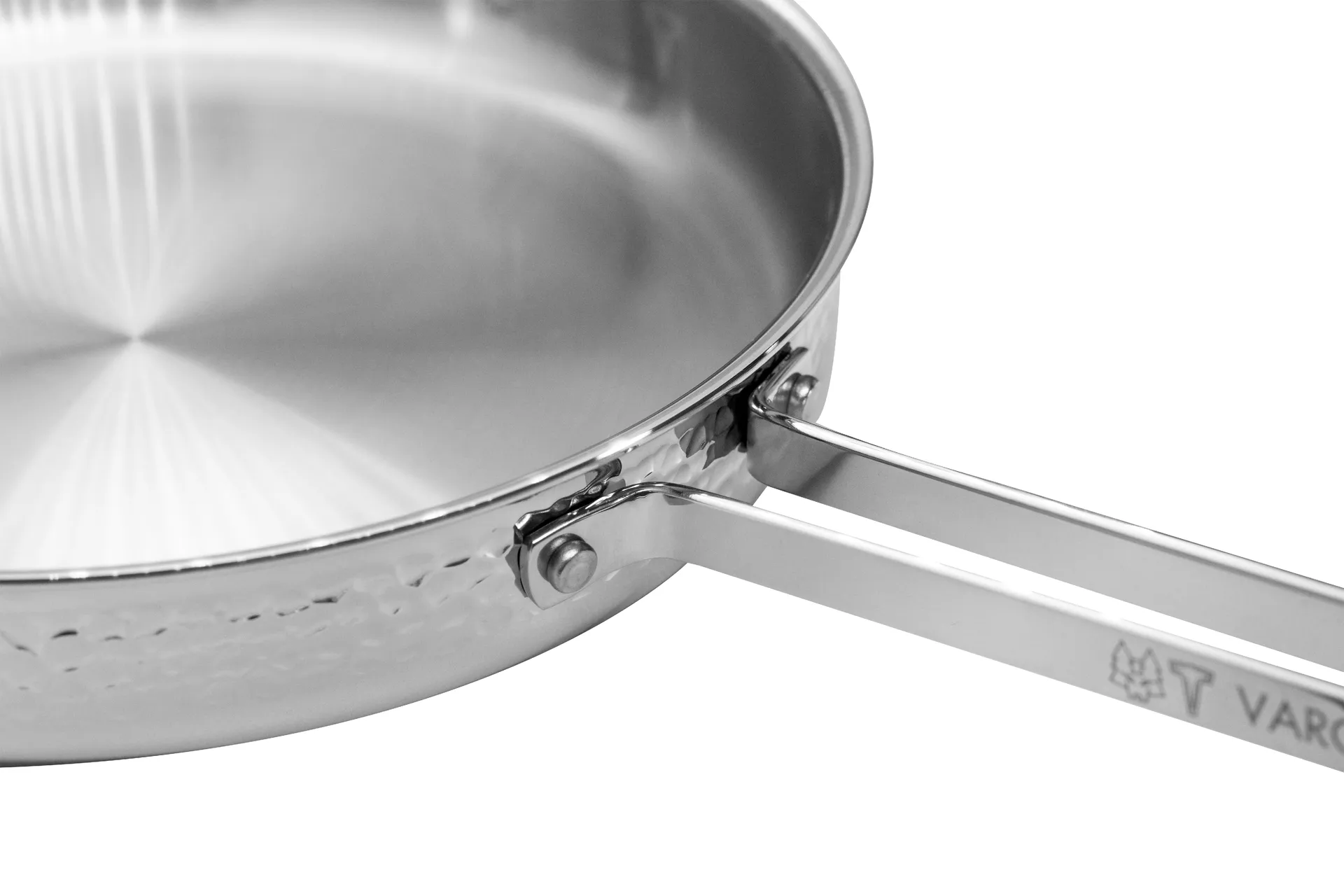 Modell M1 hammered sauce pan Ø28 cm, Chrome with lid Vargen & Thor