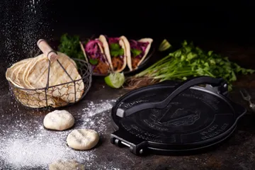 Heavy duty tortilla press Ø25 cm - Black, cast iron - Victoria
