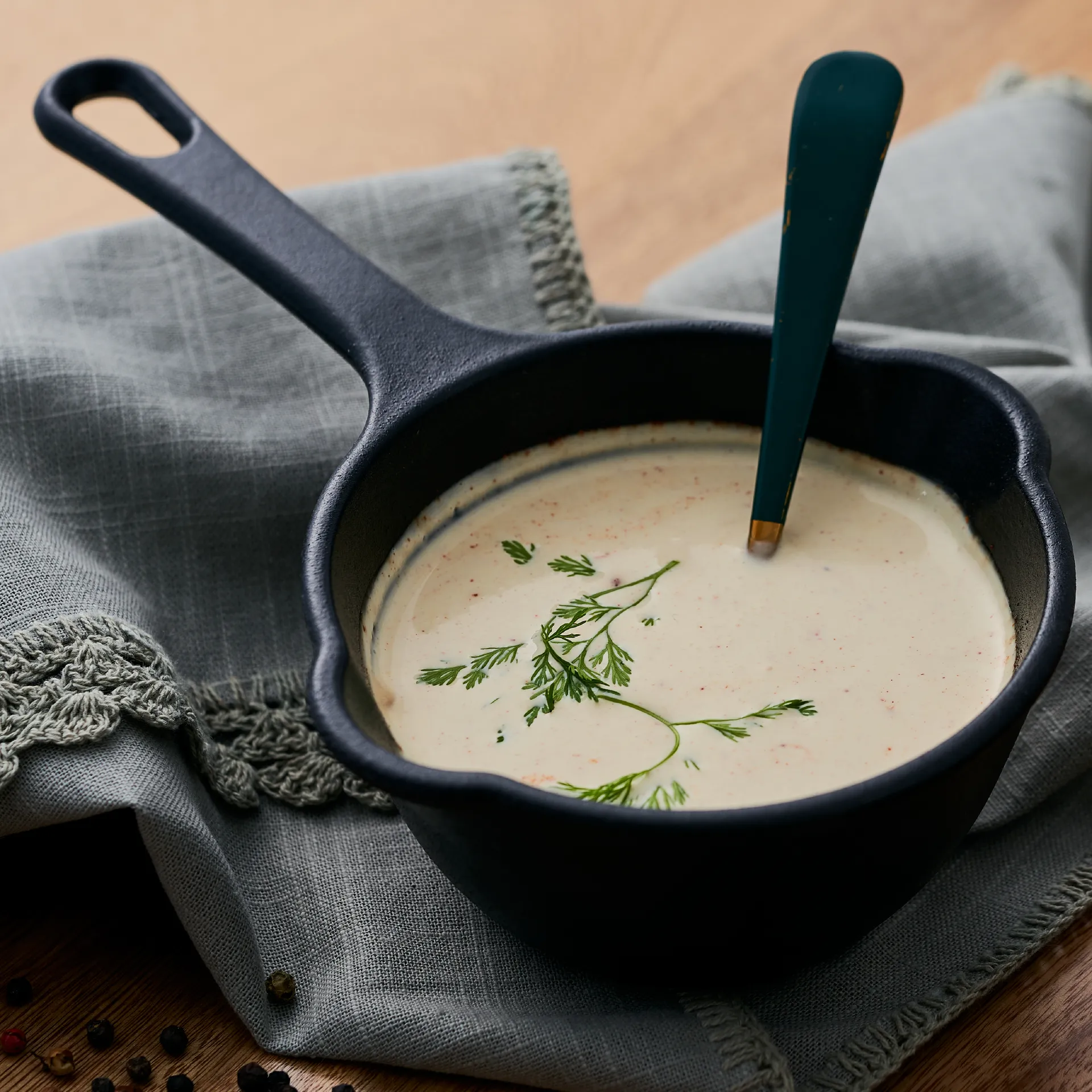 Victoria cast iron enameled saucepan, 44.2 cl Victoria