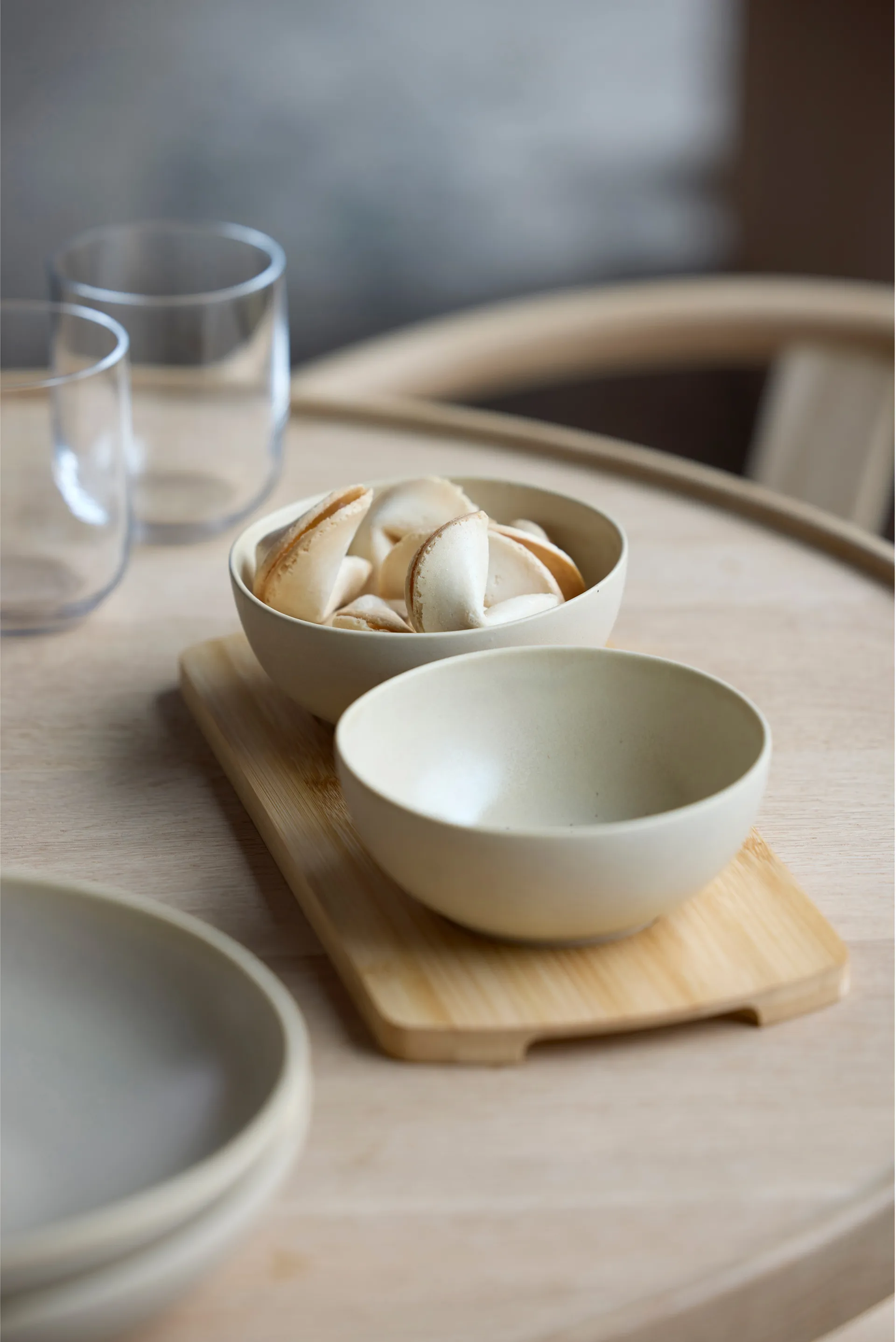 Shoku bamboo tray with 2 bowls, Beige Villa Collection