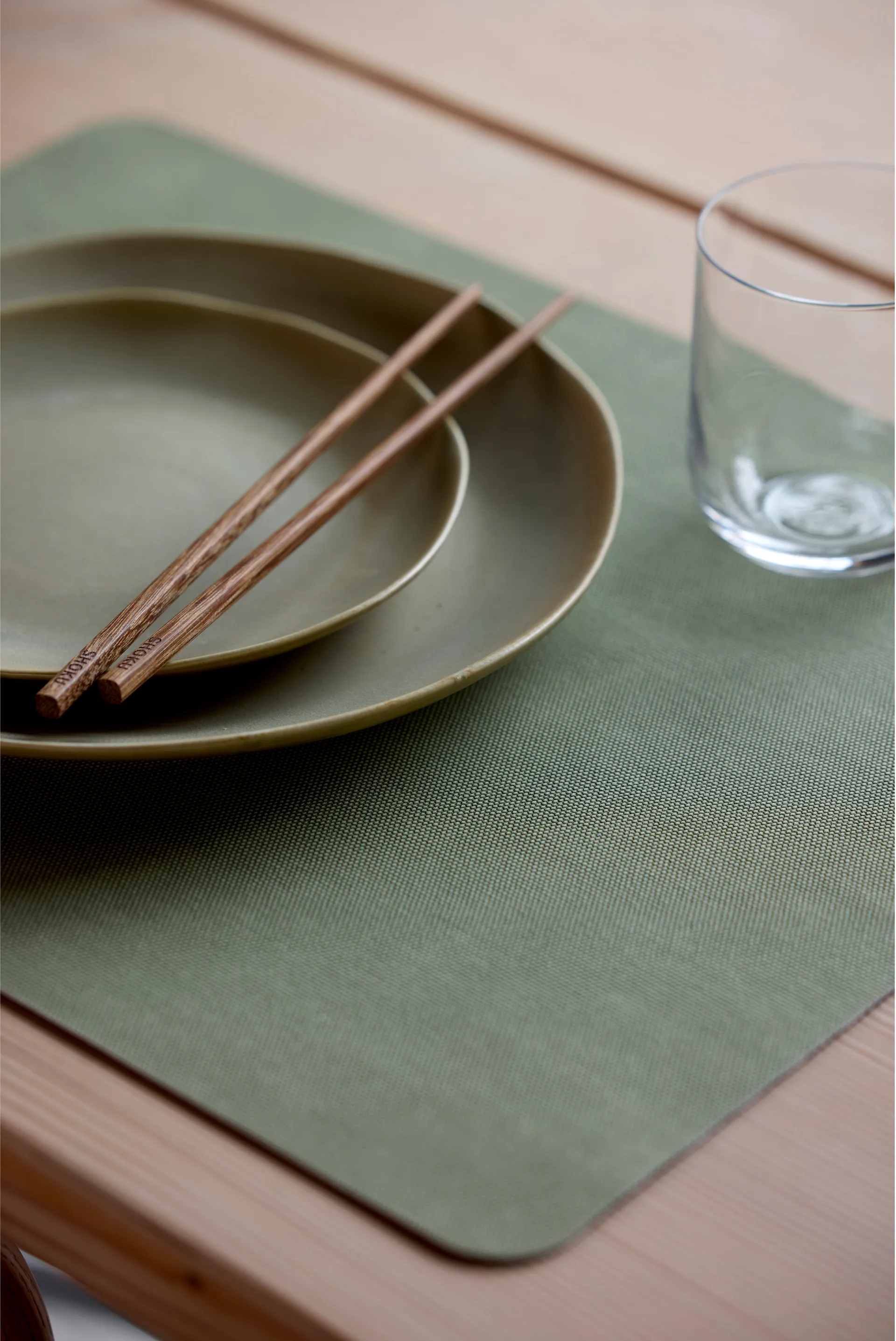 Shoku plate Ø20 cm, Pure Green Villa Collection