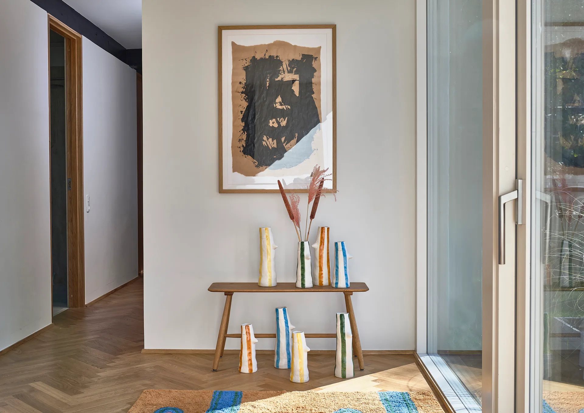 Styles vase with beak and eye lashes 26 cm, Blue Villa Collection