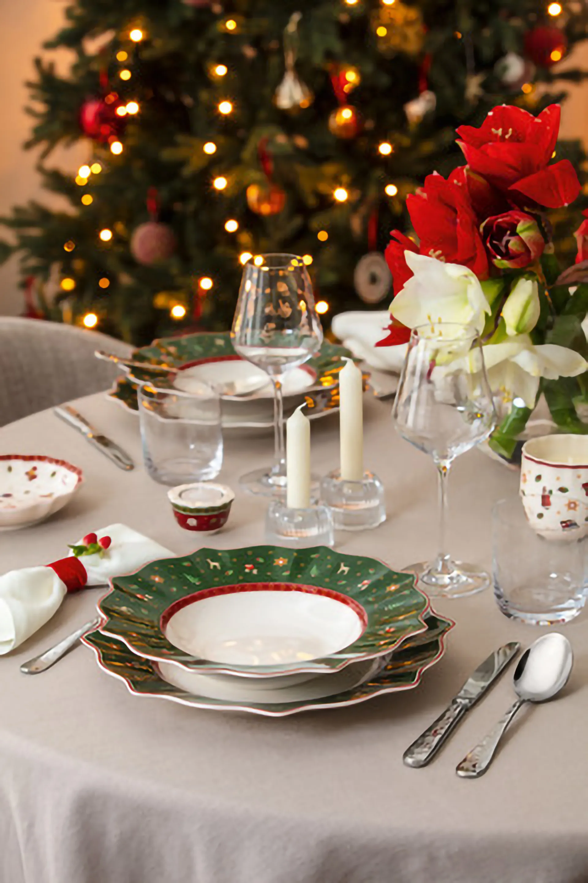 Toy's Delight scented candle, White-red Villeroy & Boch