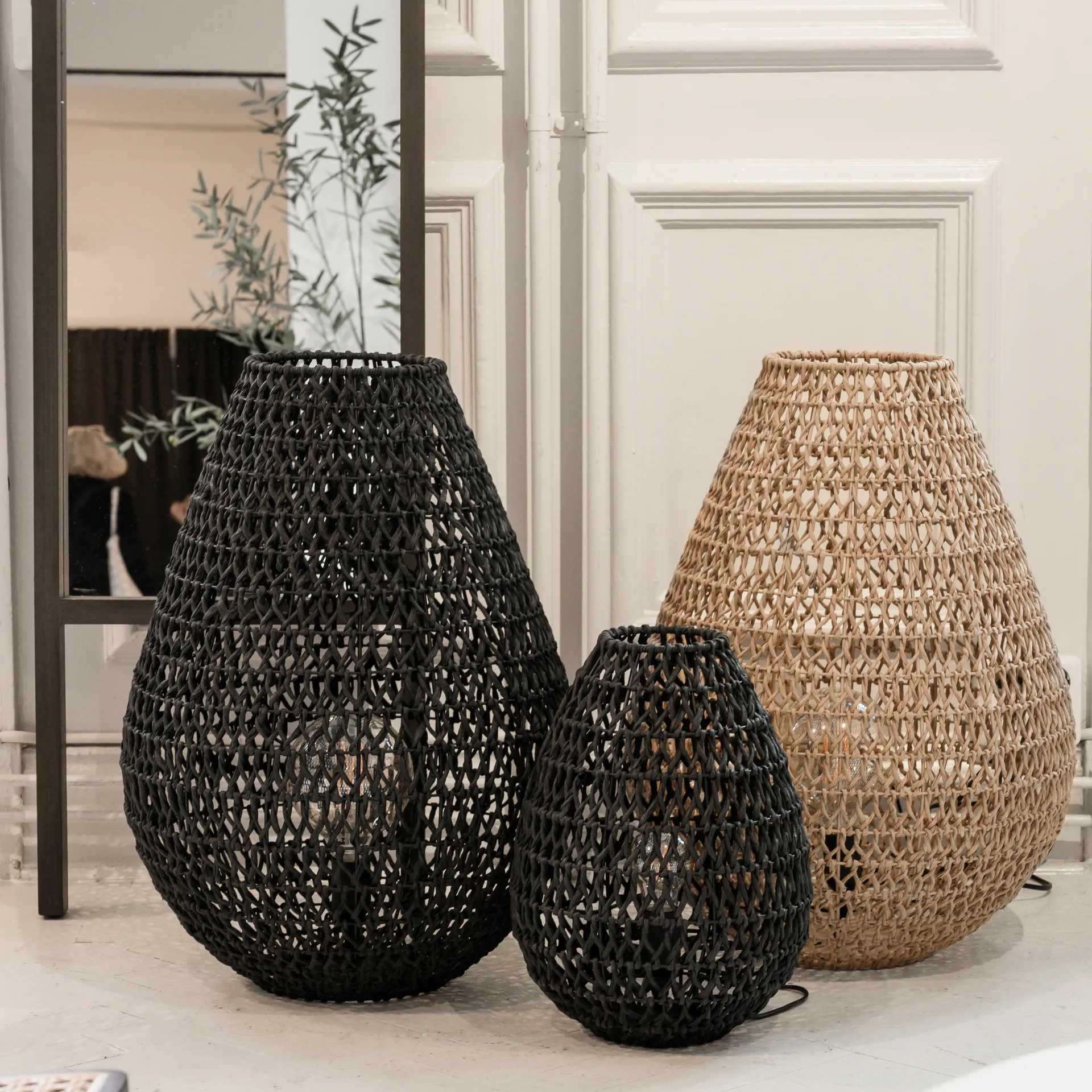 Buster table lamp Ø27 cm, black Watt & Veke