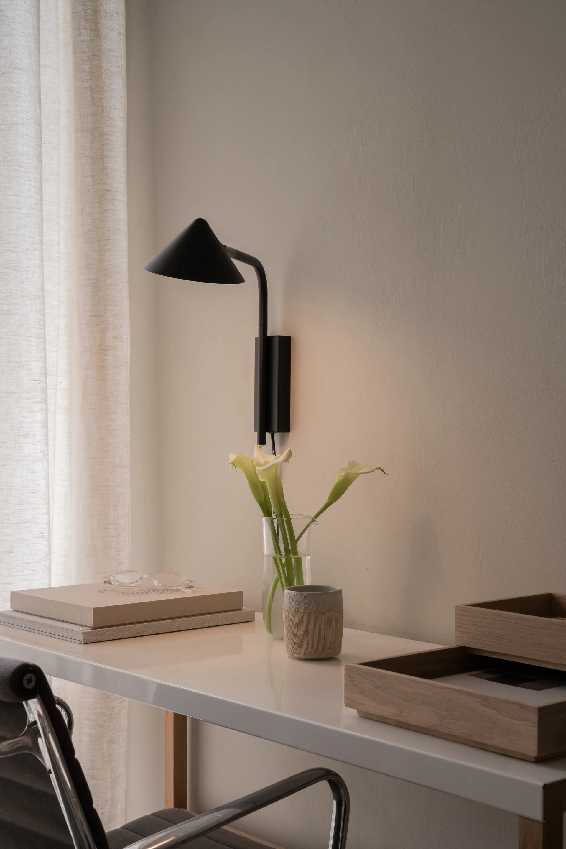 Kuro wall lamp, Black, Ø14x32 cm, wall Watt & Veke