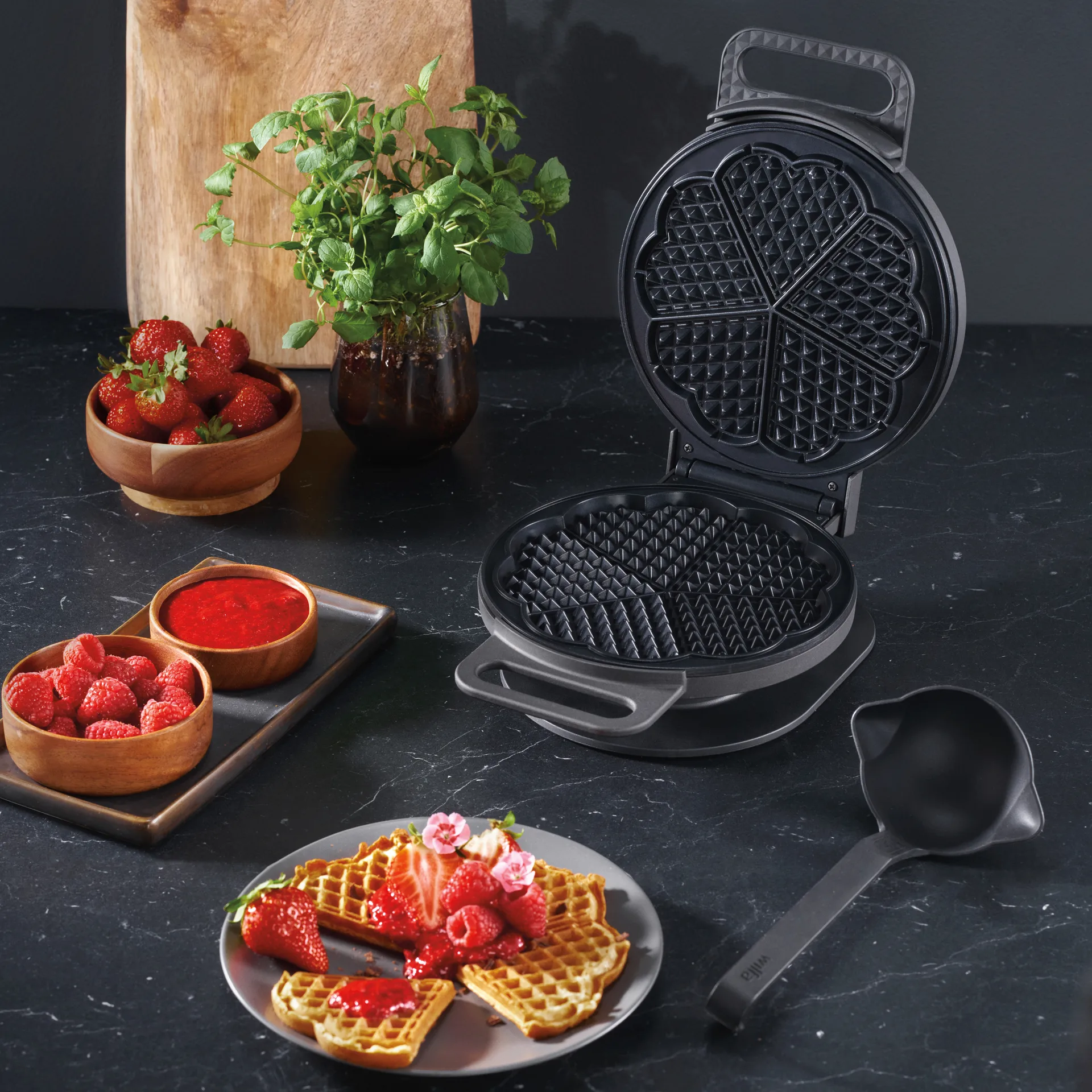 Joy WM5B-200 waffle iron, Black Wilfa