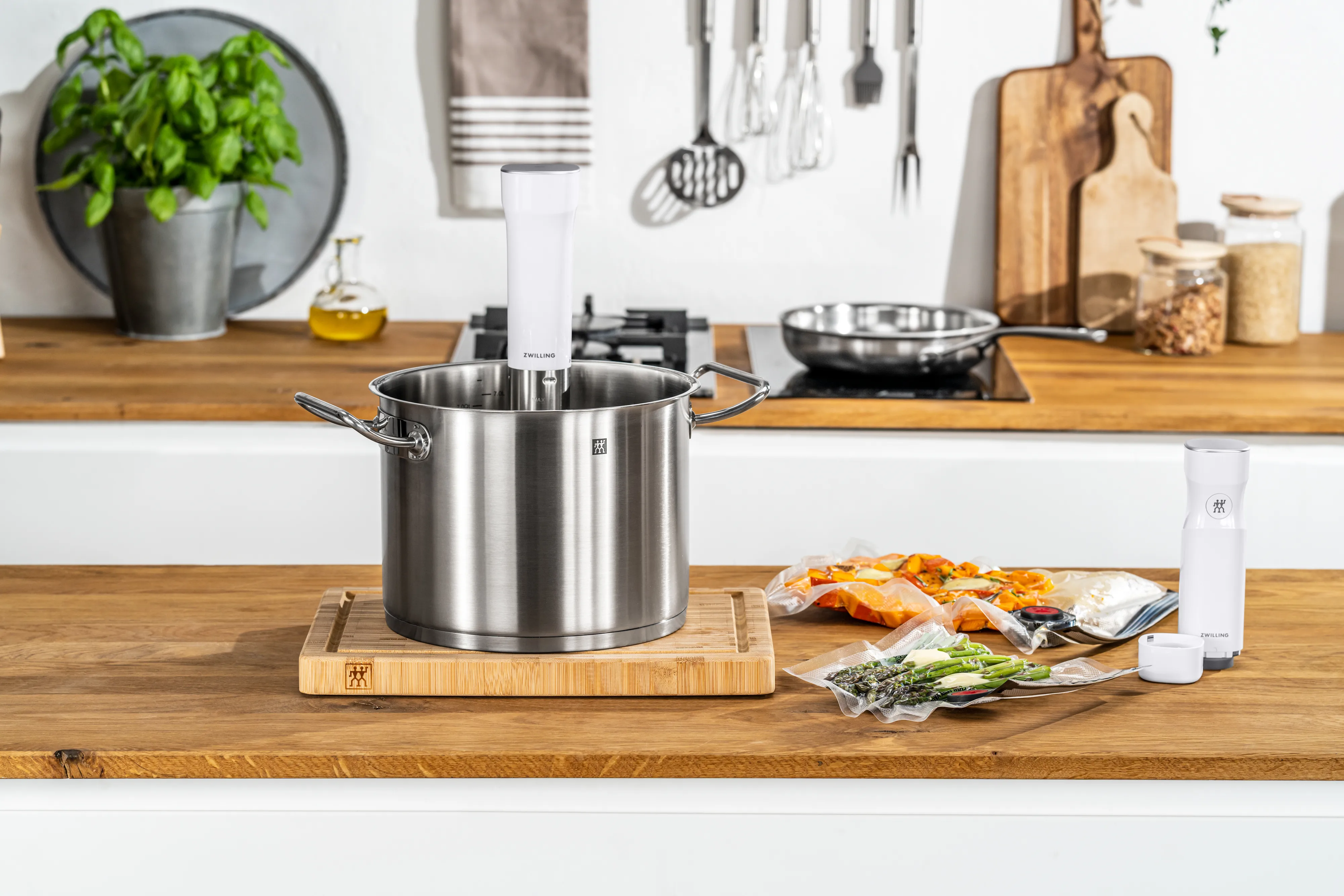 Zwilling Enfinigy sous vide stick - Zwilling | KitchenTime
